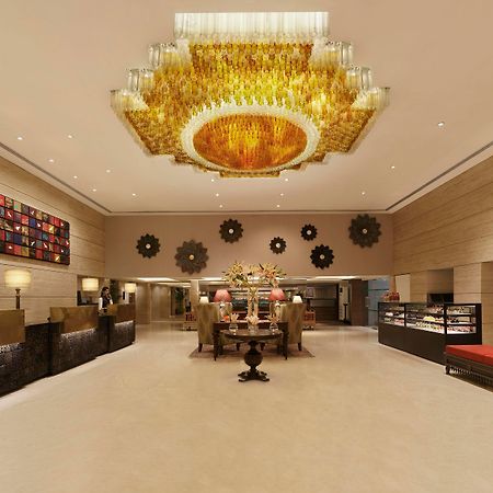 Grand Mercure Vadodara Surya Palace Buitenkant foto