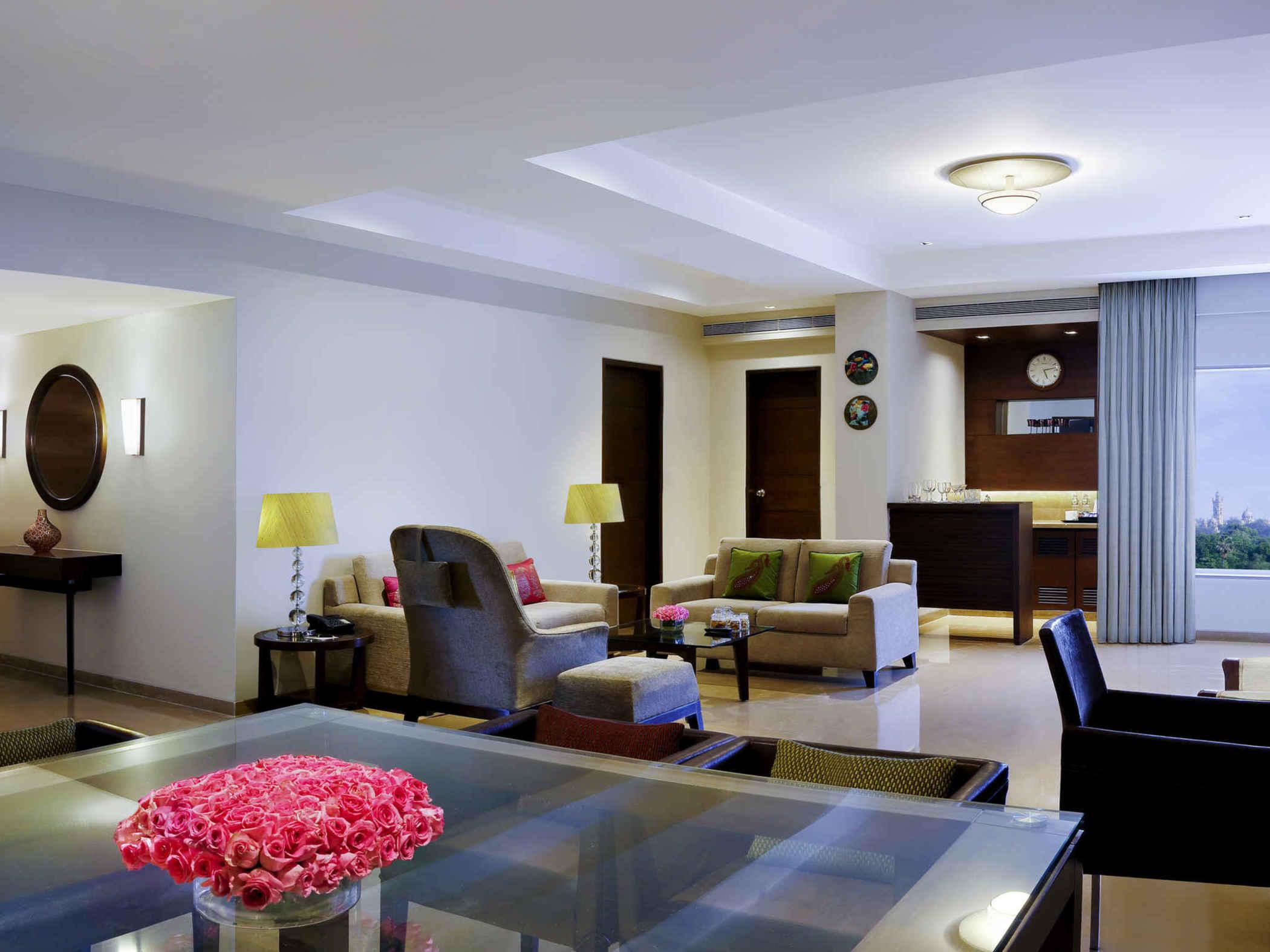 Grand Mercure Vadodara Surya Palace Buitenkant foto