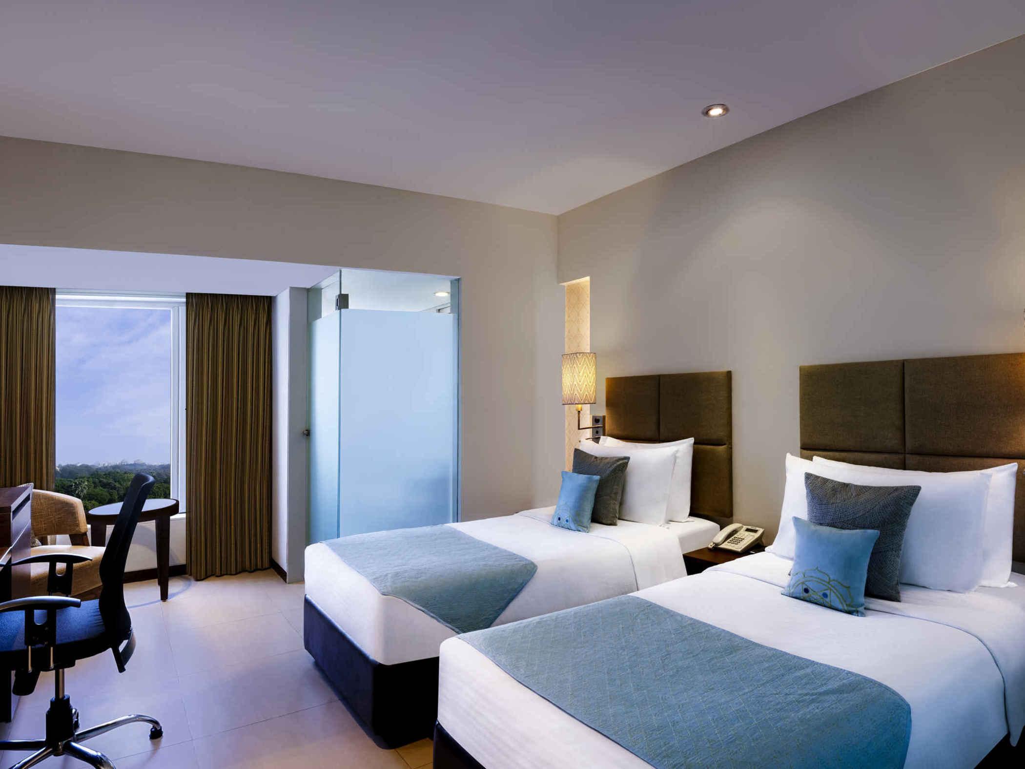 Grand Mercure Vadodara Surya Palace Buitenkant foto