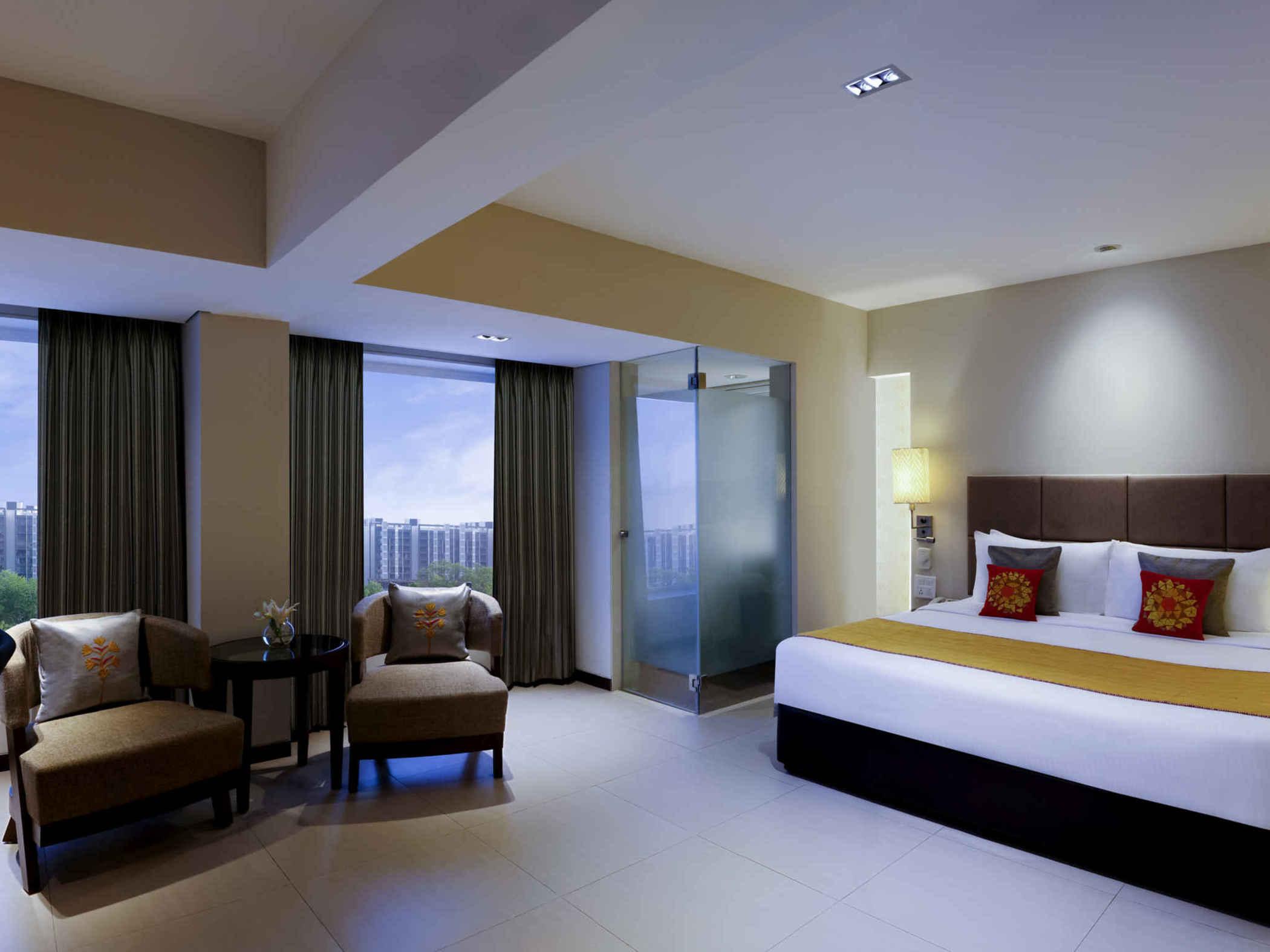 Grand Mercure Vadodara Surya Palace Buitenkant foto