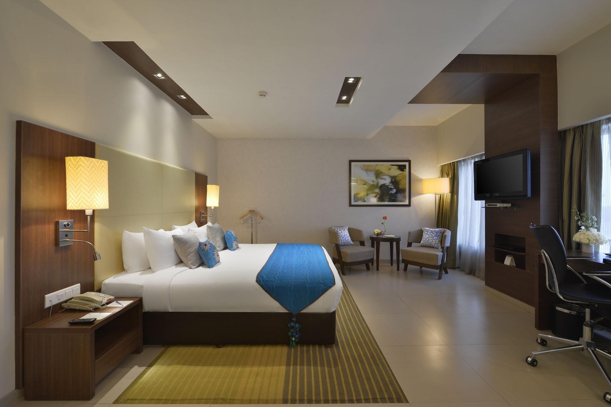 Grand Mercure Vadodara Surya Palace Buitenkant foto