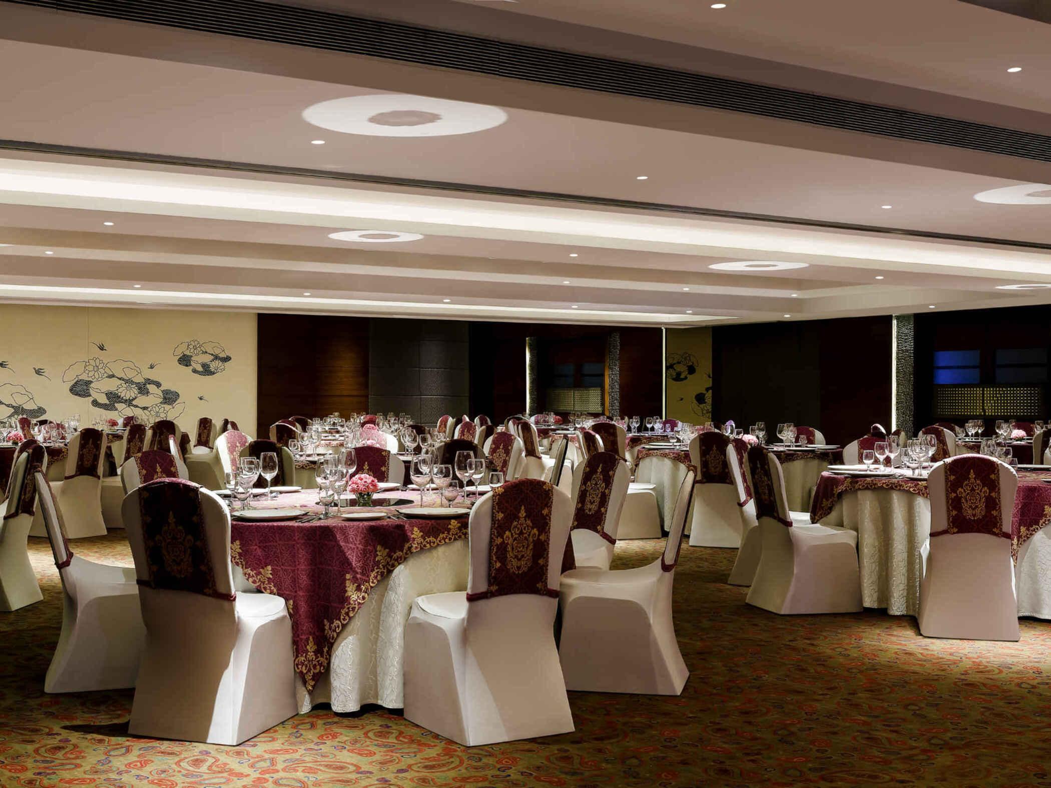 Grand Mercure Vadodara Surya Palace Buitenkant foto