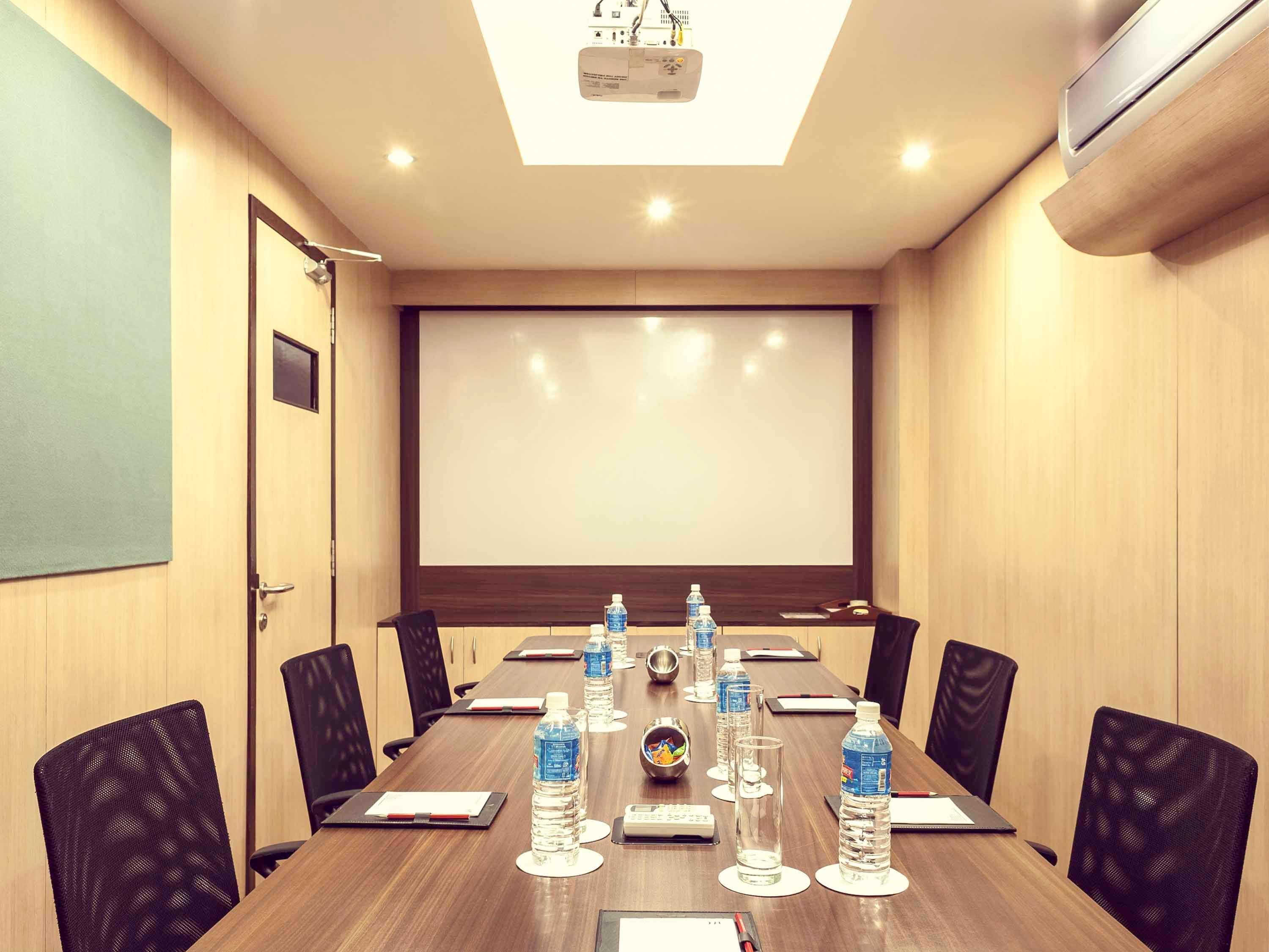 Grand Mercure Vadodara Surya Palace Buitenkant foto