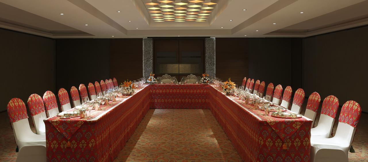 Grand Mercure Vadodara Surya Palace Buitenkant foto