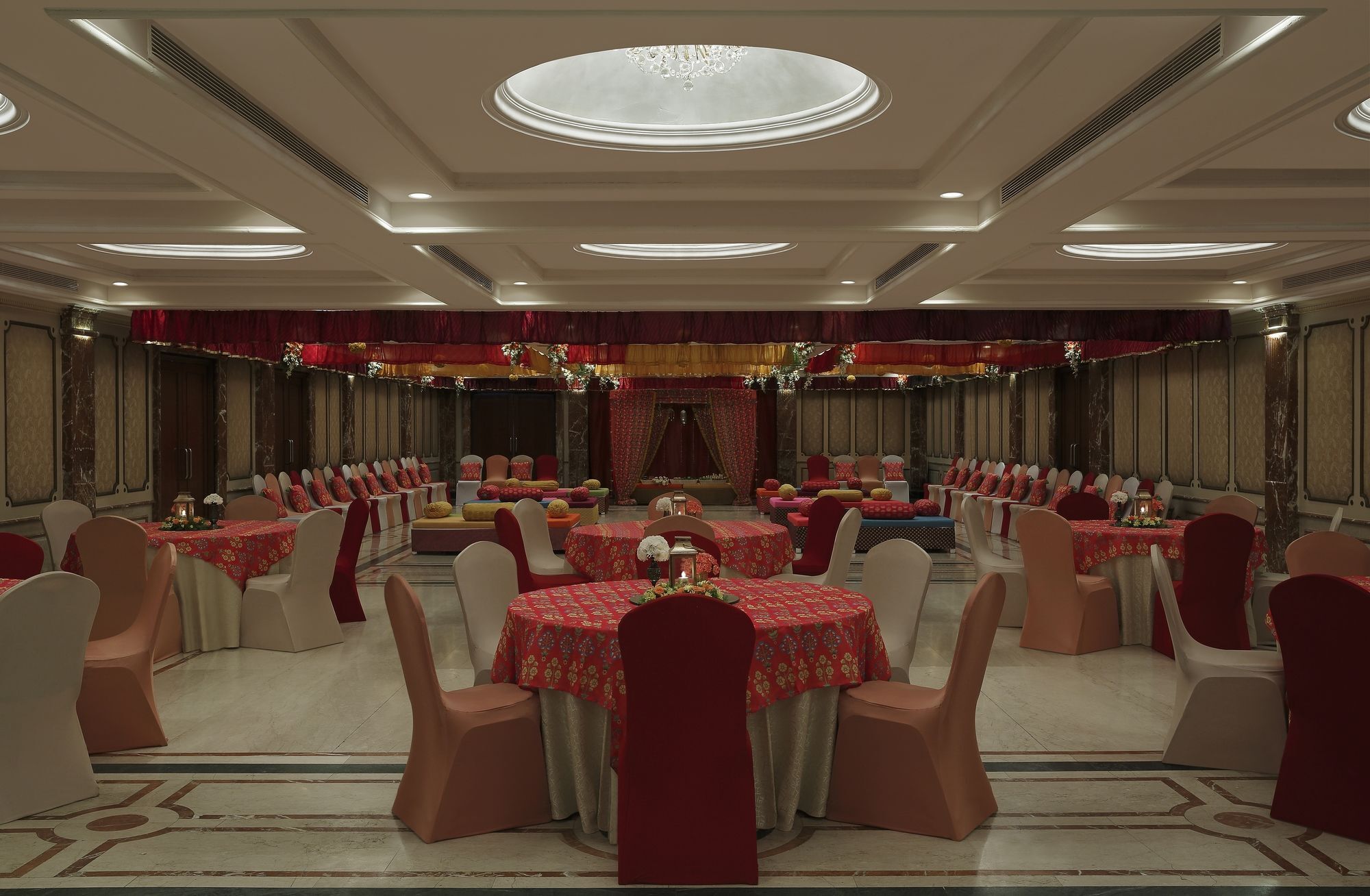 Grand Mercure Vadodara Surya Palace Buitenkant foto